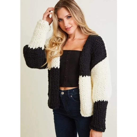 NEW WITH TAG! COLOR BLOCK CABLE KNIT CARDIGAN - Picture 7 of 7